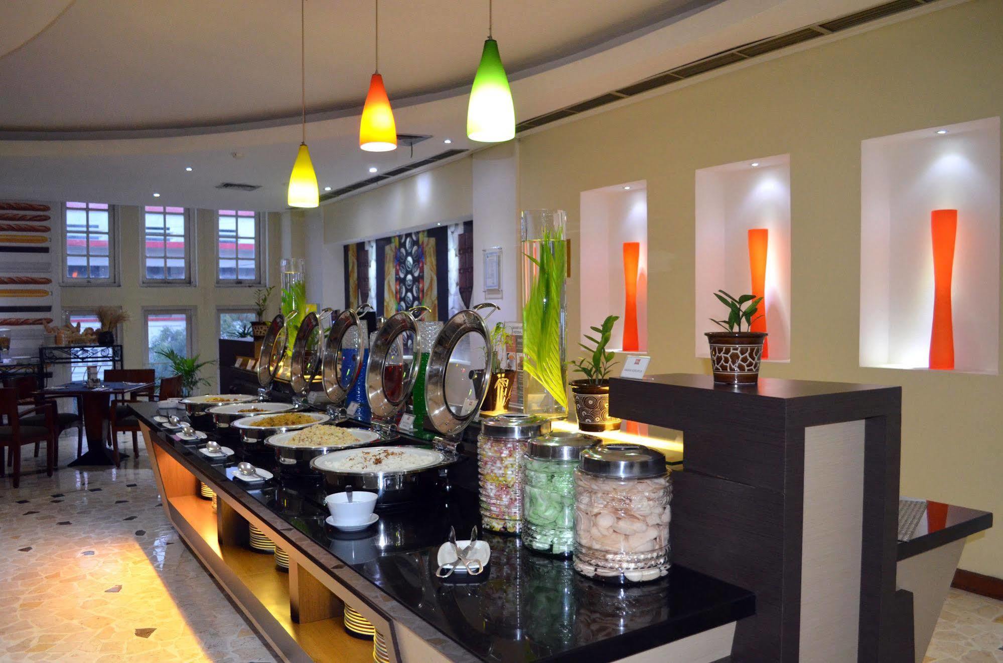 Arcadia Surabaya Hotel Exterior photo